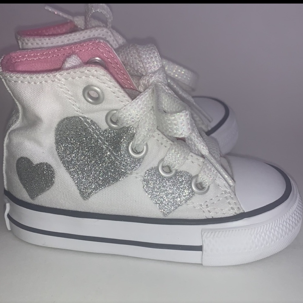 Converse toddler chucks chuck taylor high top Hearts US 4 fits age 2 perfect